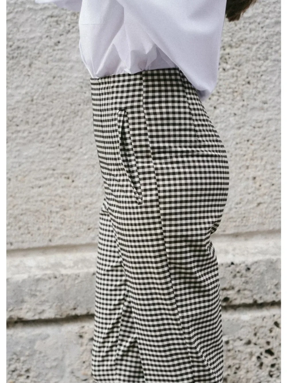 Zara High-Waist Gingham Slim Pants in Black & White - Picture 2 of 5